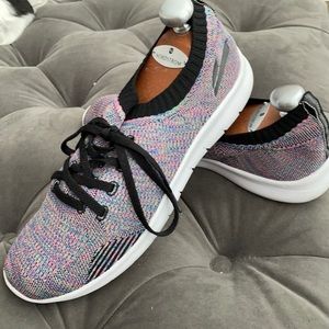 Size 11 champion brand shoes
